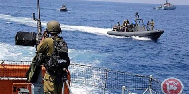 بحرية الاحتلال الإسرائيلي تجدد اعتداءاتها على الصيادين الفلسطينيين في بحر غزة بحرية الاحتلال الإسرائيلي تجدد اعتداءاتها على الصيادين الفلسطينيين في بحر غزة