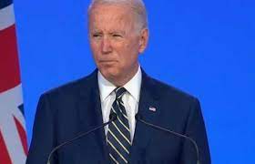 الرئيس الأمريكي يحث روسيا على  “تهدئة التوترات” مع أوكرانيا