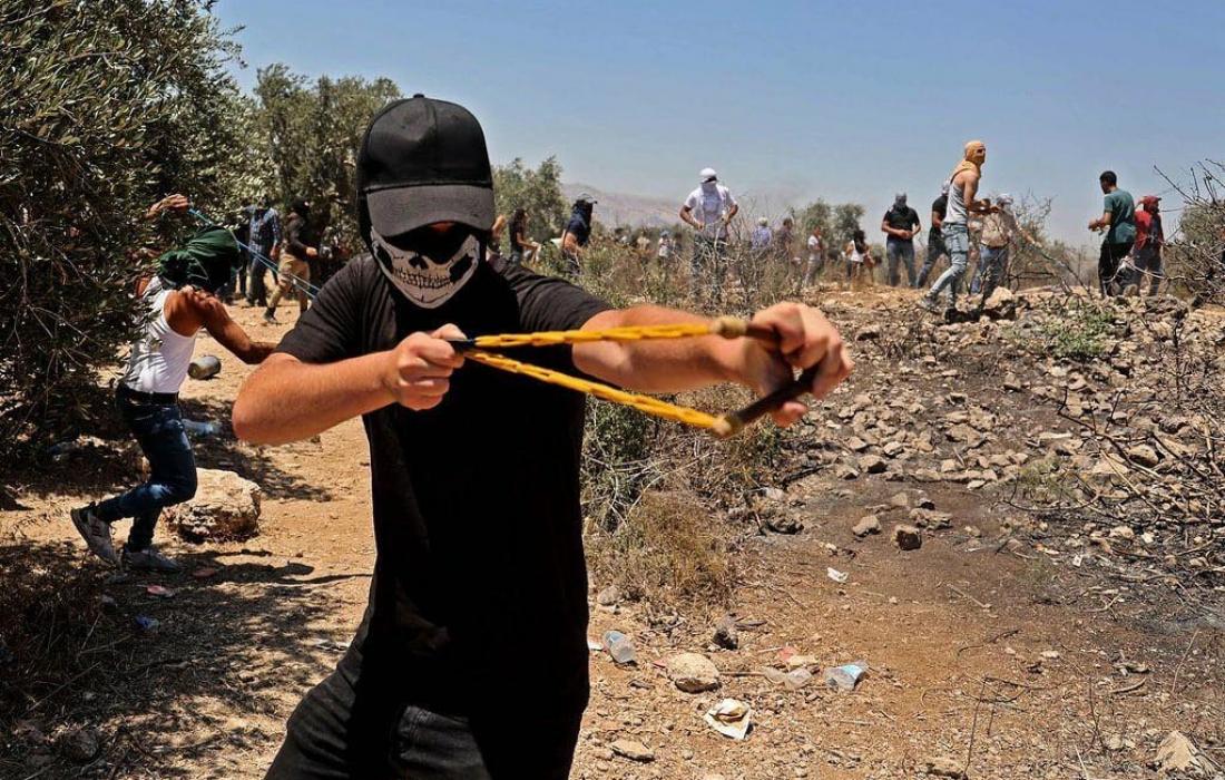 إصابة العشرات بينهم 12 بالرصاص الحي خلال مواجهات مع الاحتلال بقرية بيتا