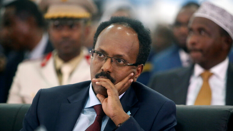 أموال إماراتية “مشبوهة” بالصومال تُشعل صداماً بين رئيسي البلاد والحكومة! أحدهما اعتذر لأبوظبي