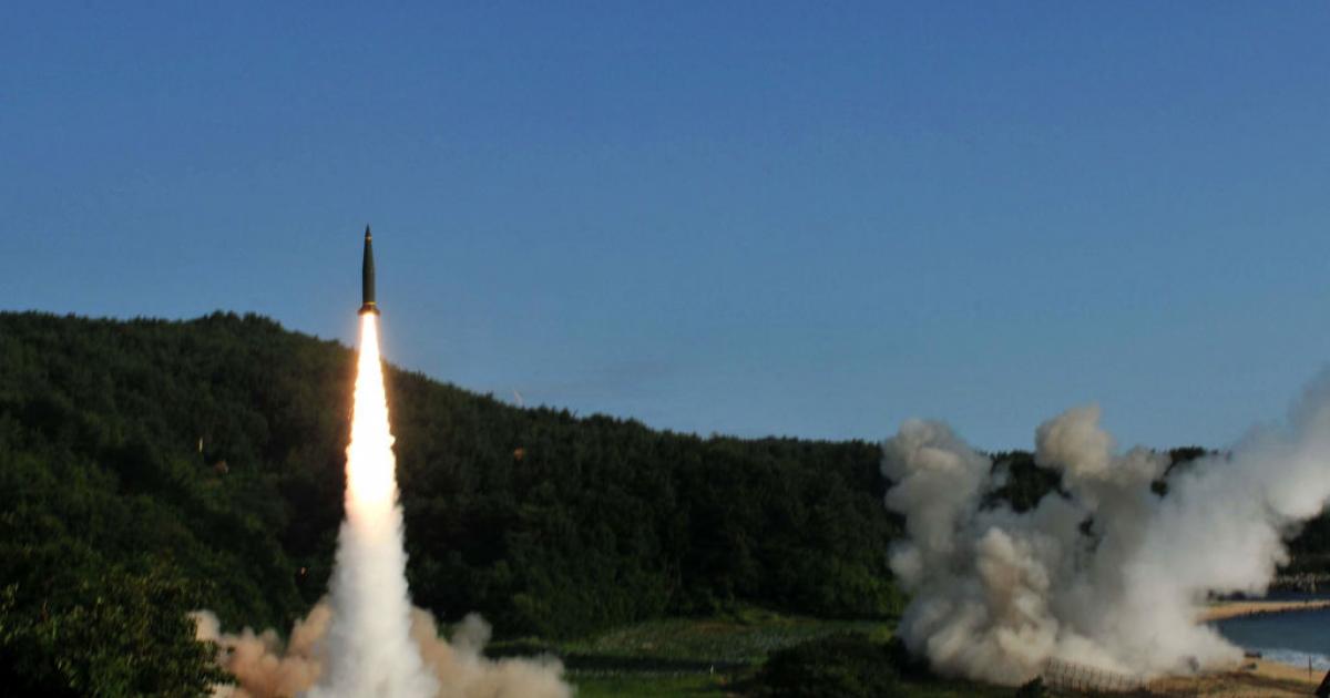 بيونغ يانغ تختبر النظام الصاروخي المحمول عبر السكك الحديدية