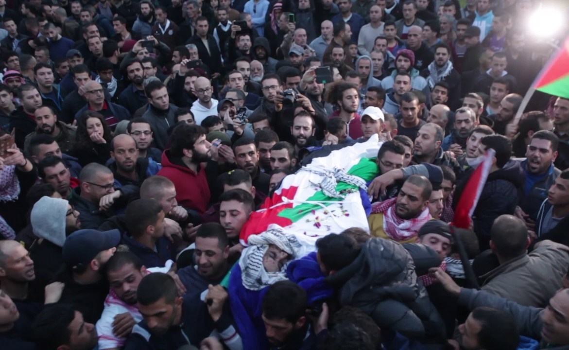 استشهاد مواطن فلسطيني بغاز قوات الاحتلال شمال مدينة القدس بعد ساعات من اقتحامها