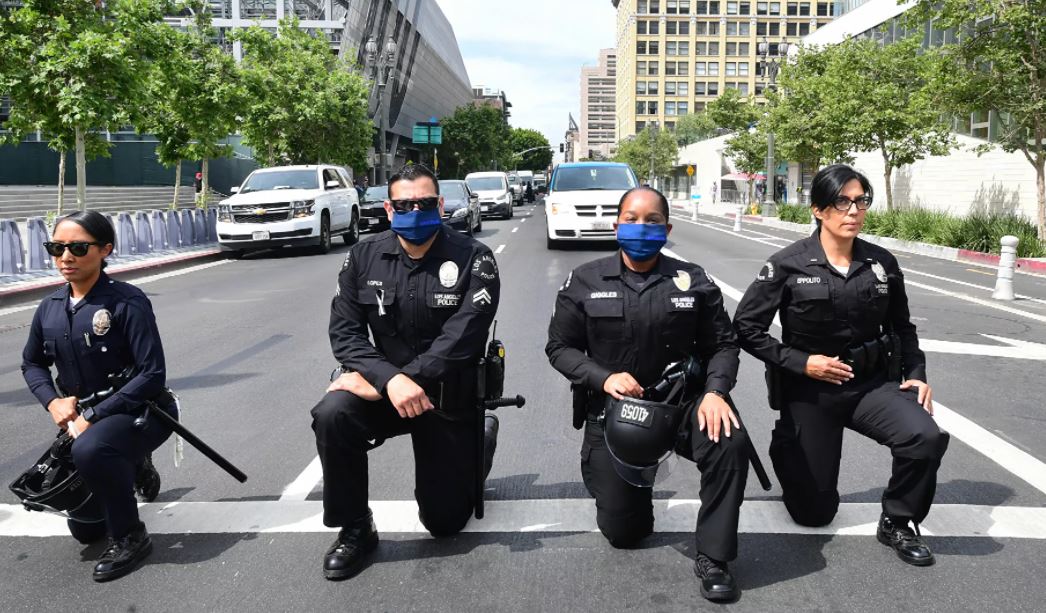 وسائل إعلام أمريكية: عدد القتلى بين ضباط الشرطة عام 2021 في البلاد الأعلى منذ 20 عاما