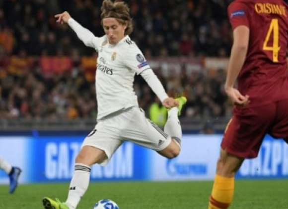 الكرة الذهبية: الأفضلية لمودريش على حساب رونالدو وأبطال العالم