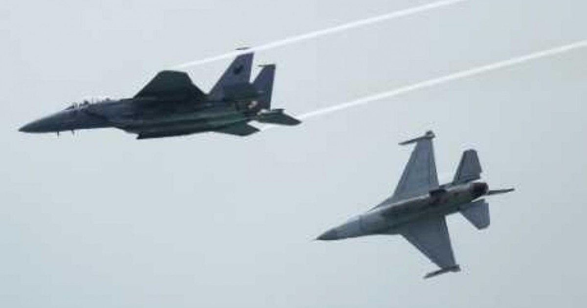 الطيران الحربي لدولة الإحتلال ينفذ غارات وهمية فوق العاصمة اللبنانية بيروت