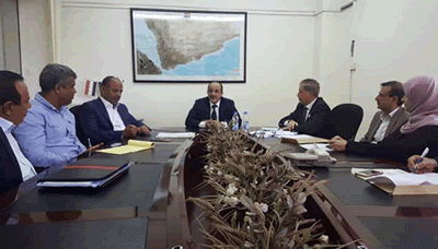 وزير الأشغال يناقش تفعيل أعمال الصيانة الروتينية للطرق