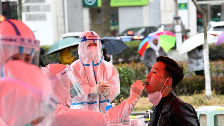 الصحة العالمية : المعلومات الخاطئة تغذي الارتفاع في إصابات كورونا حول العالم