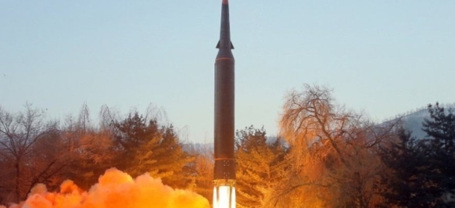 اليابان تعتبر أن اختبار بيونج يانج الصاروخي الأخير يرفع مستوى التهديد