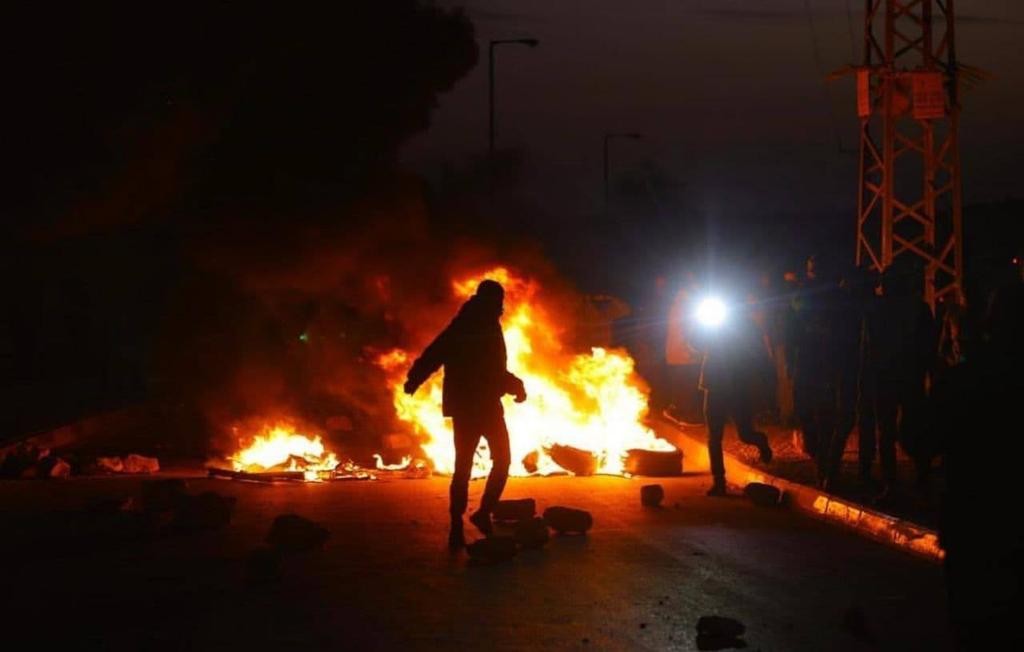 إصابات عدد من الفلسطينيين بالاختناق في مواجهات مع الاحتلال جنوب بيت لحم