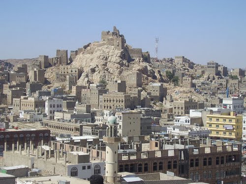 استشهاد طفلين إثر استهداف طيران العدوان لشاحنة في البيضاء