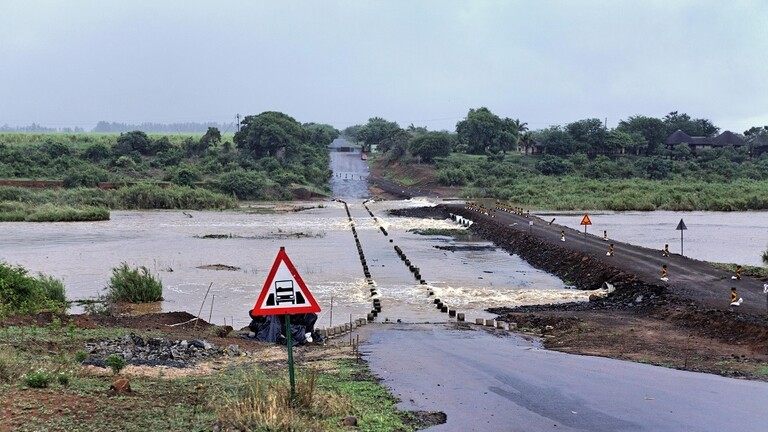 ارتفاع حصيلة ضحايا الفيضانات في جنوب إفريقيا إلى 443 قتيلاً