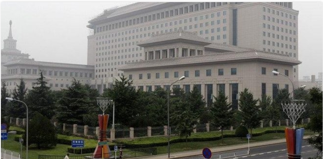 الدفاع الصينية: نرفض بشدة البلطجة البحرية الأمريكية