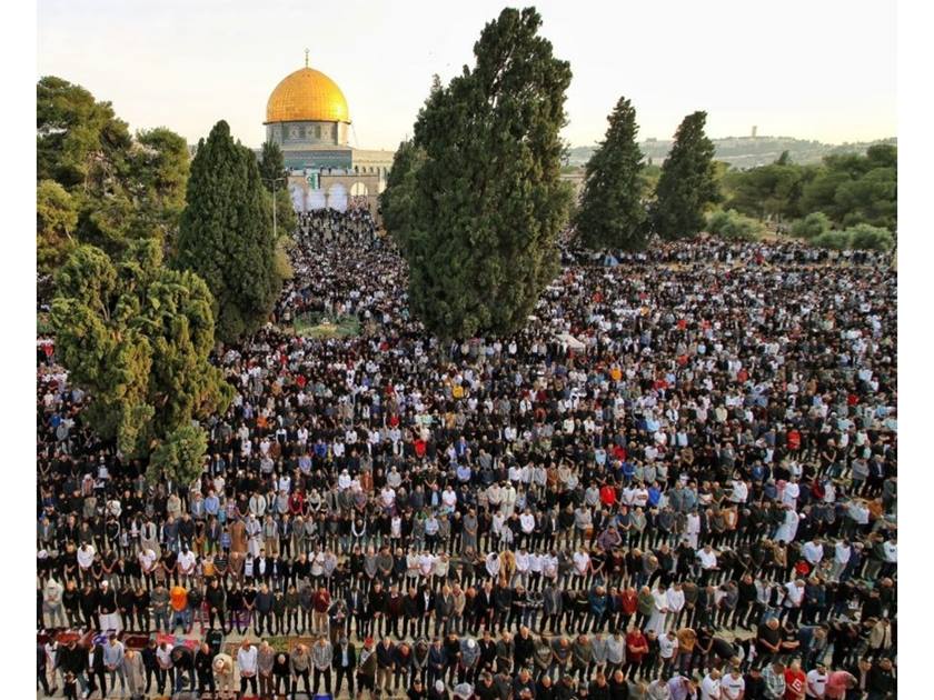 أكثر من 200 ألف مصل يؤدون صلاة عيد الفطر في المسجد الأقصى