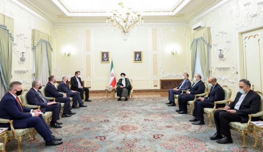 رئيسي: إيران تعارض بحزم سياسات الناتو التوسعية