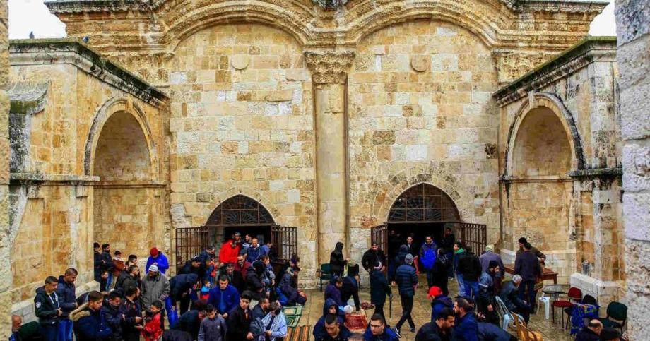 الكسواني” يستنكر قطع الاحتلال لأنابيب المياه عن أحد مصليات “الأقصى”