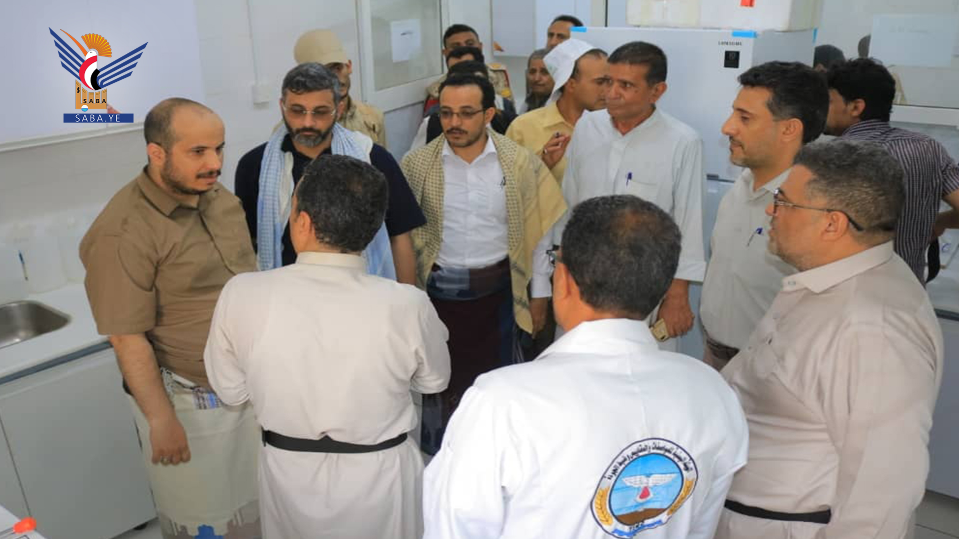وزير الصناعة يتفقد العمل بالمختبر المركزي لهيئة المواصفات بالحديدة