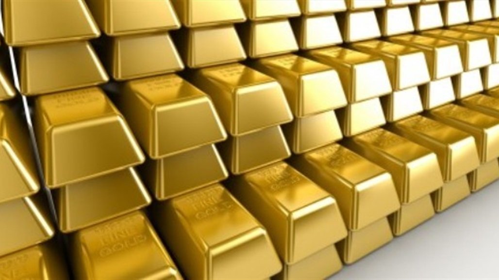 انخفاض أسعار الذهب 1% مُتأثرة بضغط من صعود الدولار الأمريكي