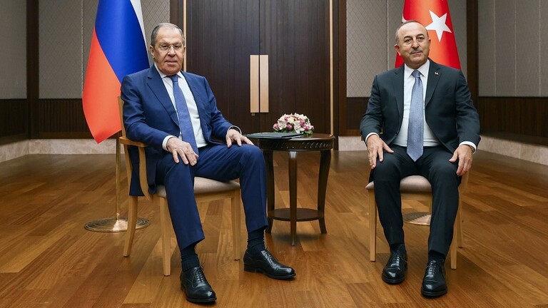 لافروف: روسيا مستعدة لضمان أمن السفن المحملة بالحبوب المبحرة من أوكرانيا