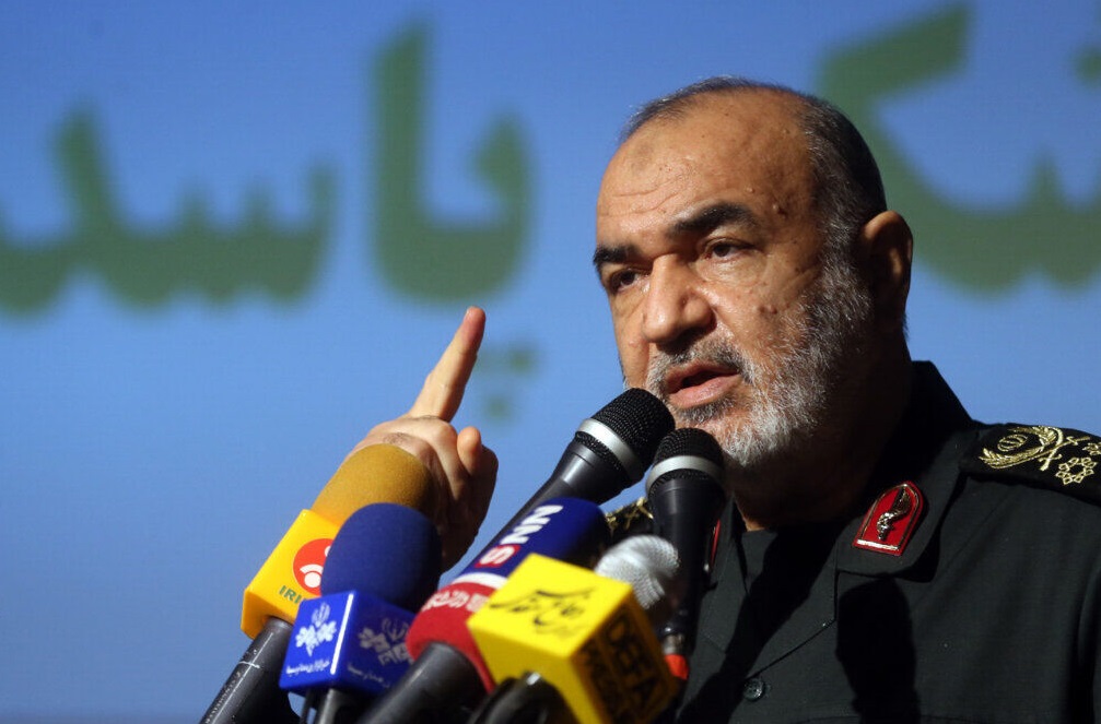 سلامي: الحرس الثوري لن يسمح للعدو المساس بأمن إيران