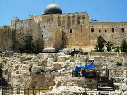 الشيخ صبري يُحذر من أن أساسات المسجد الأقصى المبارك باتت مكشوفة