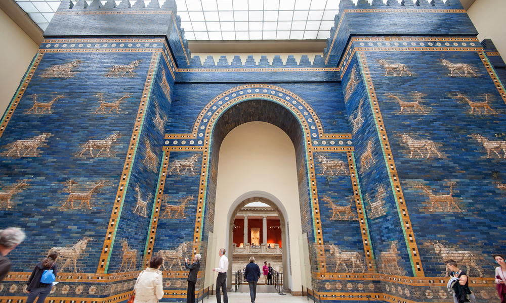 فكَّكوا حجارتها وسرقوها في صناديق.. “بوابة عشتار” مدخل مدينة بابل التي سرقها الألمان