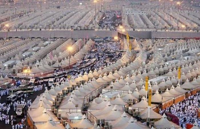 حجاج بيت الله الحرام يبدأون مناسكهم بيوم التروية في مشعر منى