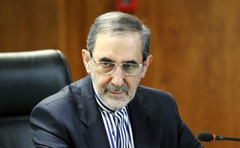 ولايتي: الترويكا الإيراني الروسي والصيني قادر على صد النزعات التوسعية لأمريكا والغرب