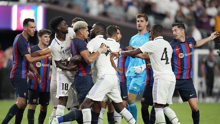 برشلونة يهزم ريال مدريد بهدف وحيد في لقاء “الكلاسيكو الودي”