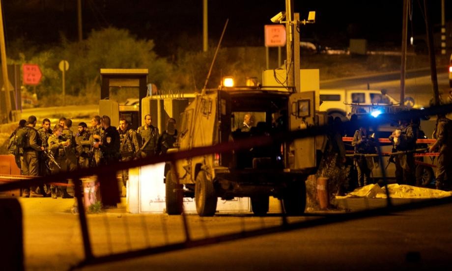 إصابة ثلاثة فلسطينيين برصاص قوات الاحتلال قرب حاجز حوارة في نابلس