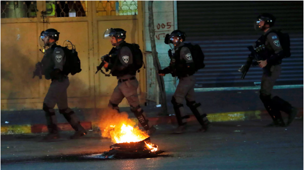 إصابة ثلاثة فلسطينيين برصاص العدو الصهيوني بكفر قدوم وحملة اعتقالات بالضفة