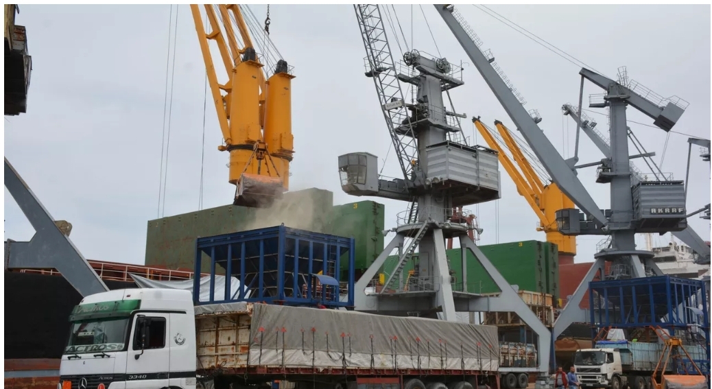 تركيا : مغادرة سفينتين من مواني أوكرانيا تحملان الحبوب