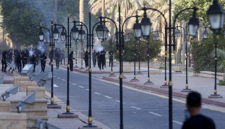 العراق.. عشرات القتلى ومئات المصابين جراء استمرار الاشتباكات في العاصمة بغداد