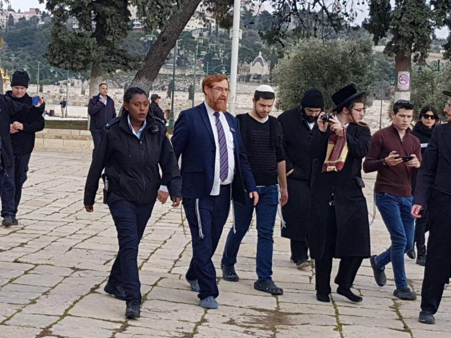 المتطرف “غليك” وعشرات المستوطنين يقتحمون الأقصى