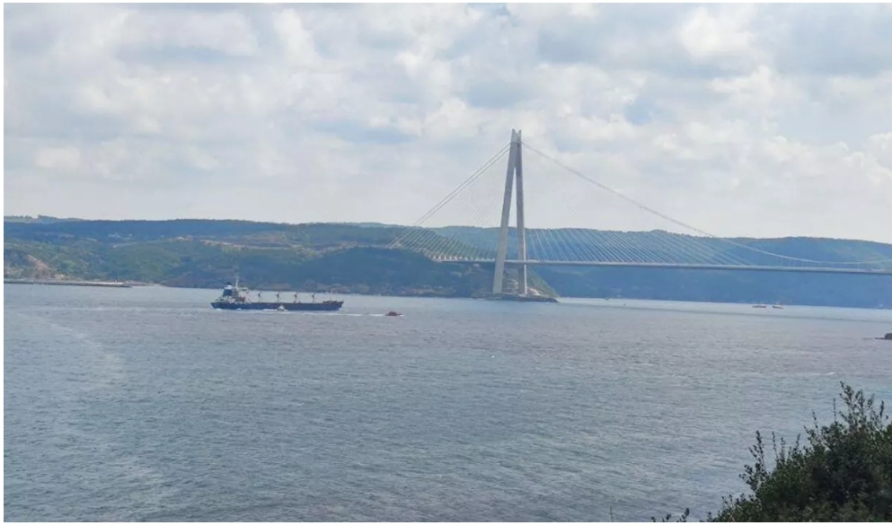 السلطات التركية تعلن استئناف الملاحة في مضيق البوسفور