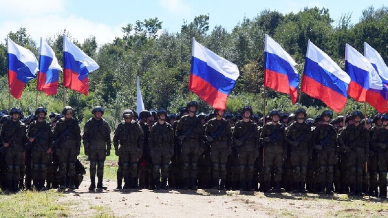 سفن حربية روسية وصينية تشارك في مناورات “فوستوك 2022”