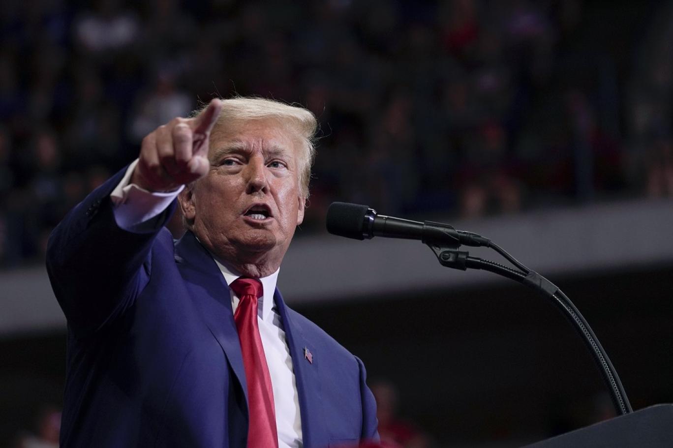 ترمب يشن هجوما على بايدن: إنه “عدو الدولة”