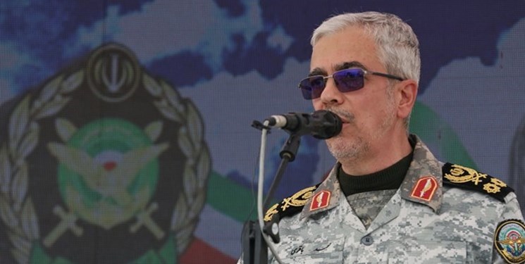 رئيس أركان جيش إيران ينذر الجيشان الامريكي والصهيوني ومستضيف قواتهما