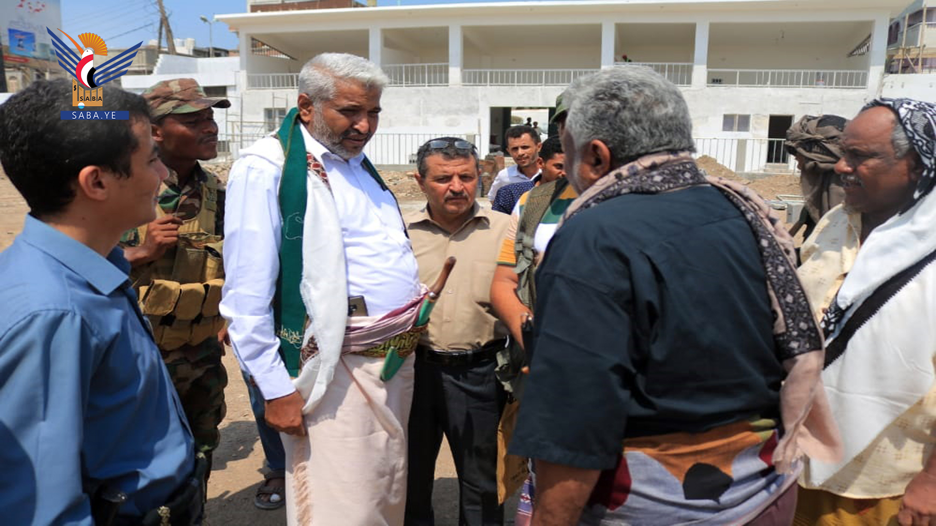 قحيم يتفقّد العمل بإعادة تأهيل ملعب العلفي لكرة القدم