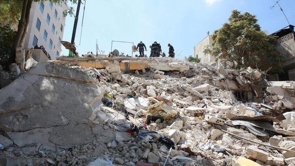 ارتفاع حصيلة انهيار مبنى في عمان إلى 14 قتيلًا بعد انتشال آخر جثة