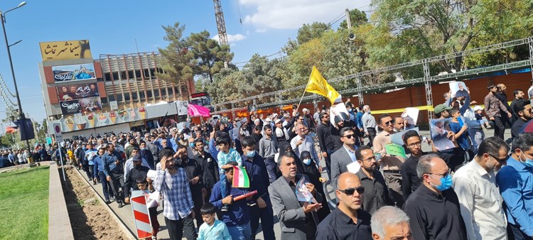 تظاهرات حاشدة تجوب شوارع طهران دعماً للجمهورية الإسلامية