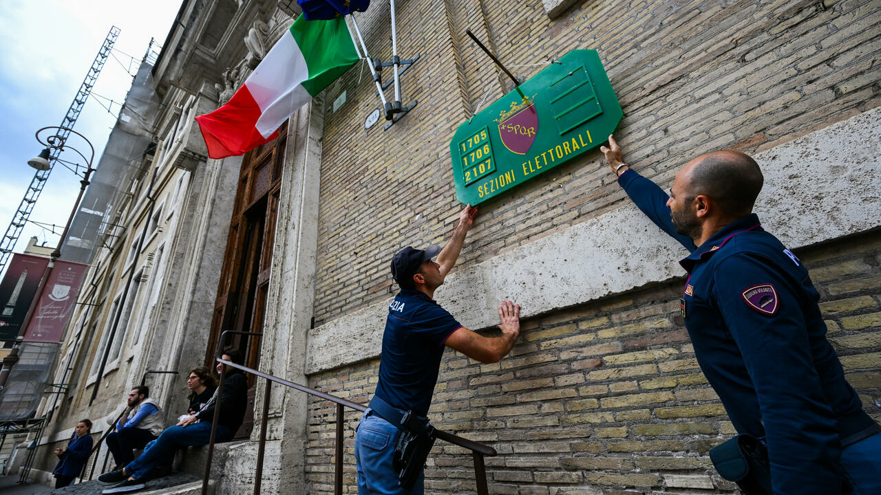 الإيطاليون يصوتون في انتخابات يتصدرها اليمين المتطرف