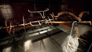 وصول آخر عجلات الملك توت عنخ آمون إلى المتحف المصري الكبير وصول آخر عجلات الملك توت عنخ آمون إلى المتحف المصري الكبير