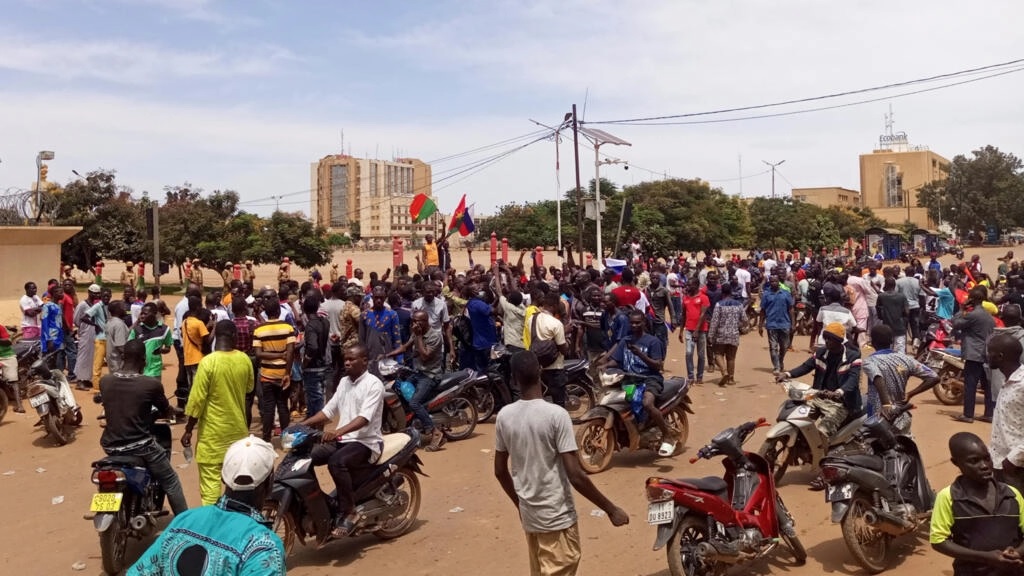 بوركينا فاسو: إطلاق نار وارتباك بعد يوم من الانقلاب