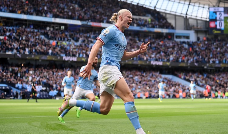 هالاند يدخل التاريخ.. مانشستر سيتي يكتسح اليونايتد