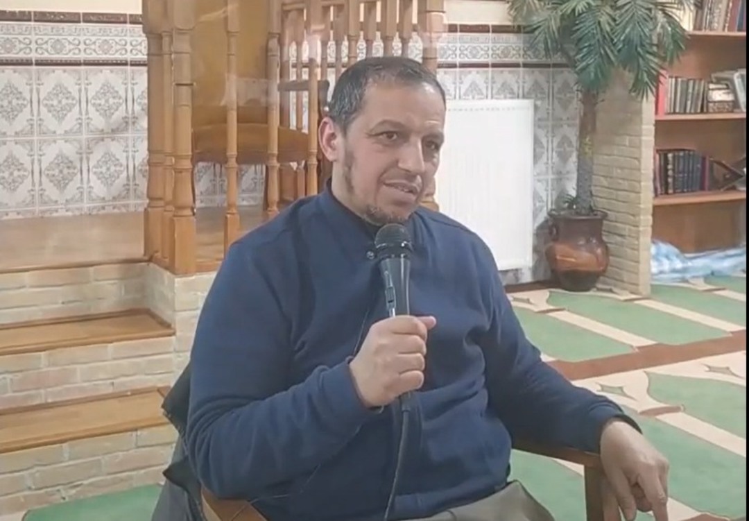 مارين لوبان تدعو لغلق المزيد من المساجد بفرنسا