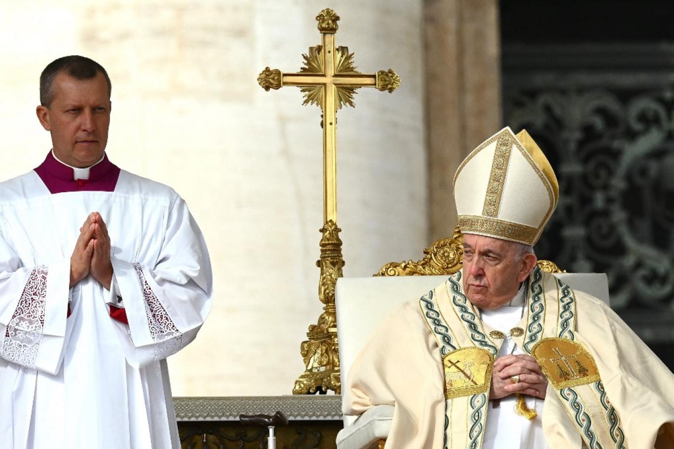 فرنسيس محذرا من الحرب النووية: “تعلموا من التاريخ”