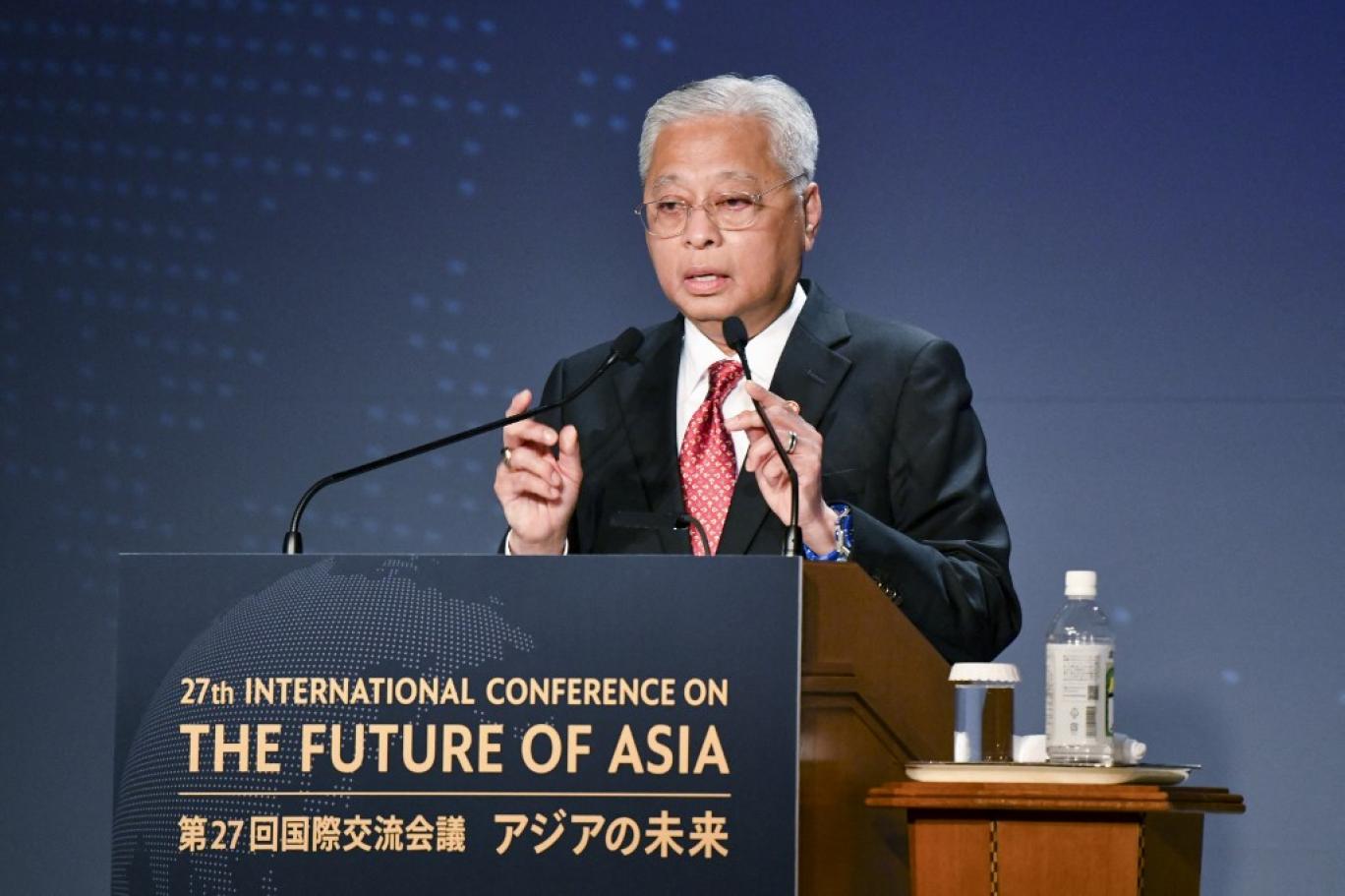 رئيس الوزراء الماليزي يحل البرلمان ويدعو إلى انتخابات باكرة