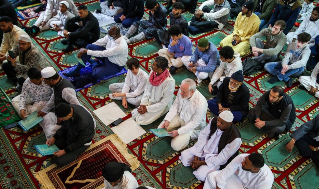 تحذير من إجراء حكومي بريطاني يجمع بيانات شخصية تضر بالمسلمين