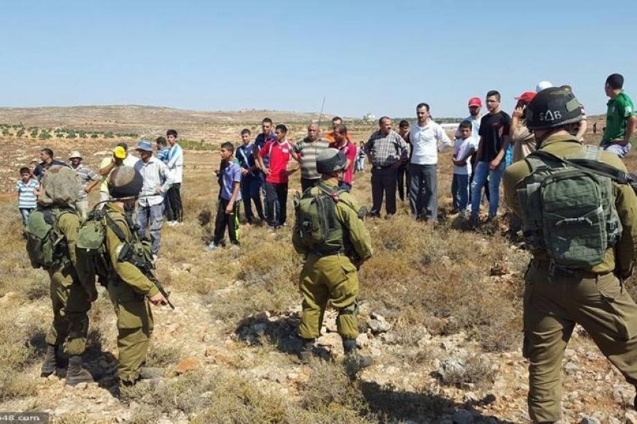 قوات العدو الصهيوني تهاجم قرية الساوية جنوب نابلس