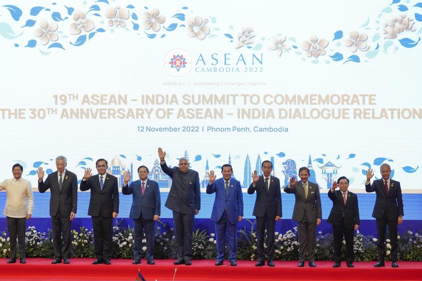 زعماء من العالم في كمبوديا لحضور قمة “آسيان”